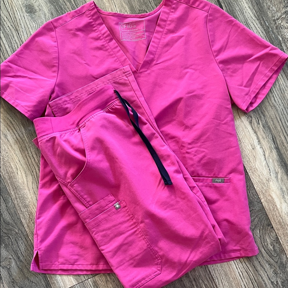 Figs Vivid Pink Scrub Ensemble